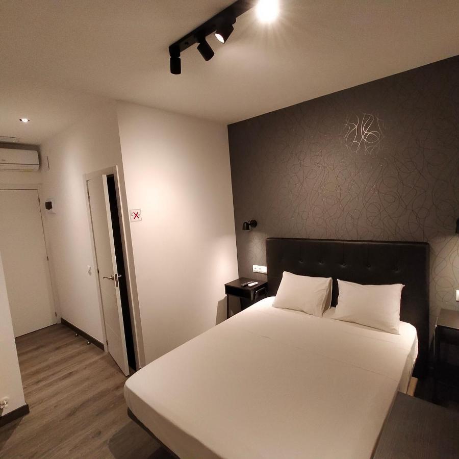 Room Pride Мадрид Экстерьер фото