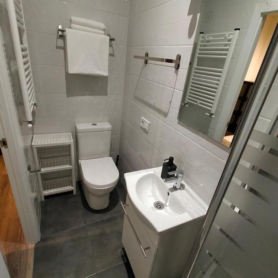Room Pride Мадрид Экстерьер фото